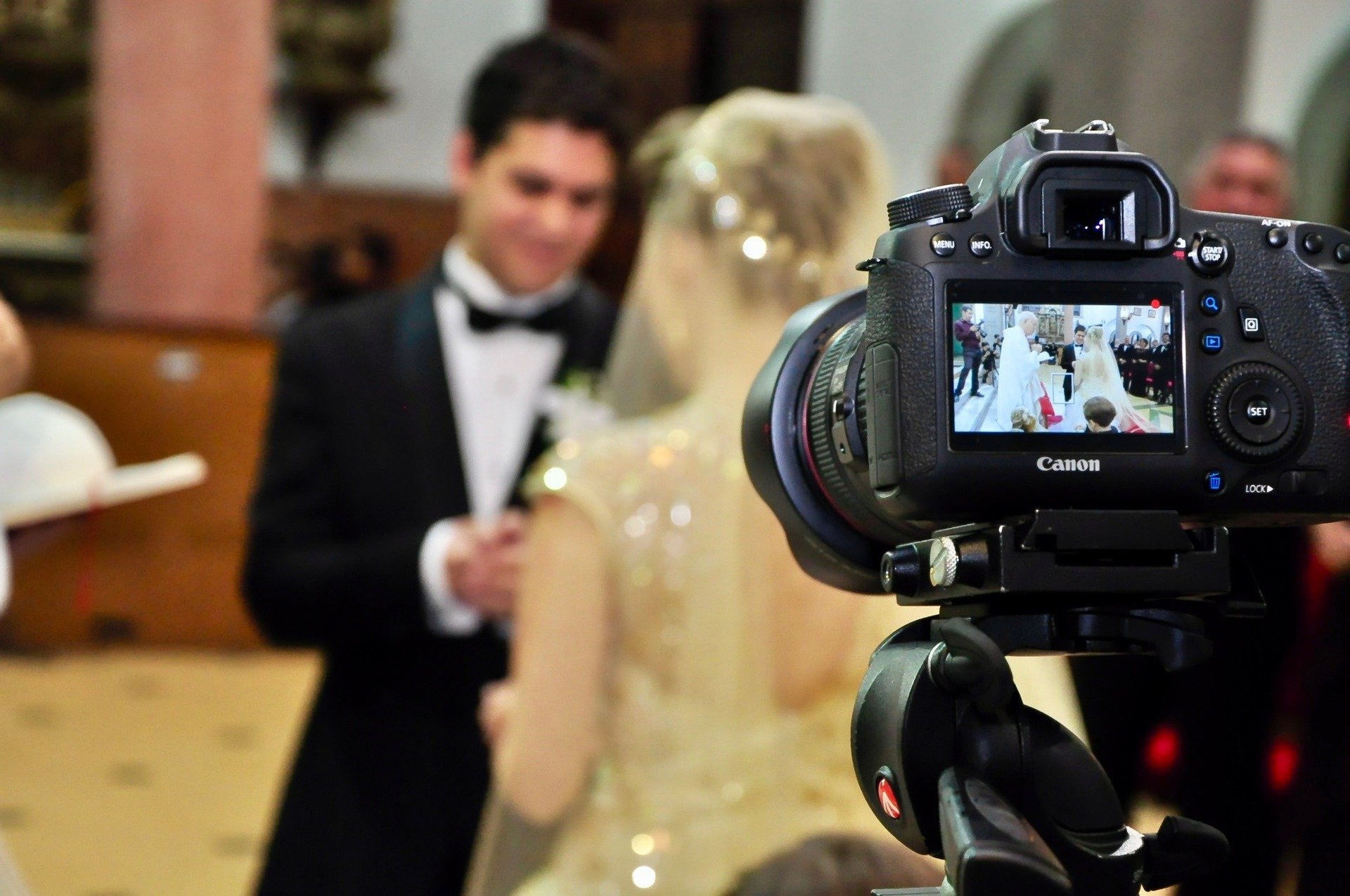 Comment créer une vidéo personnalisée pour votre mariage ? - Anim' Mariage